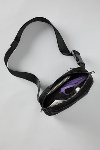 Fabletics The Big Belt Bag, Quick Dry, Zip Pockets, Hidden Pockets, Reflective, Black, OS - color: Black