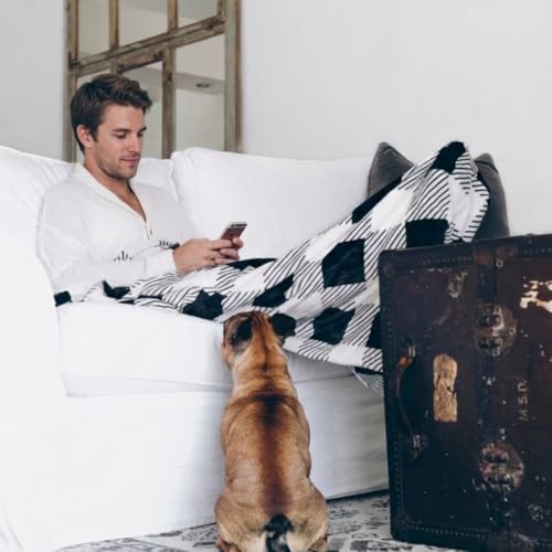 PediPocket Original Patented 50"x70" Pleasingly Plaid Plush Fleece Blanket - color: Pleasingly Plaid