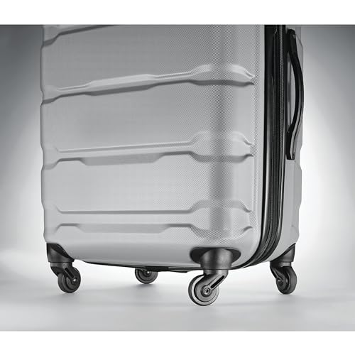 Samsonite Omni PC Hardside Expandable Luggage with Spinner Wheels, Silver, Checked-Medium 24-Inch - color: Silver, size: Checked-Medium 24-Inch