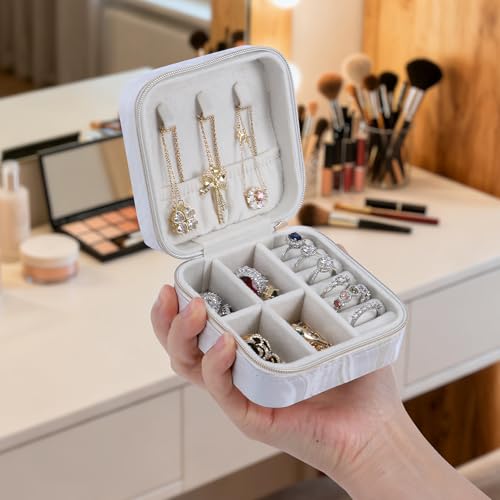 Travel Jewelry Case,Small Jewelry Box with Mirror,Gift for Girls Women - color: Flowing Silver White