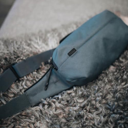 Thule Aion Sling Bag - color: Nutria