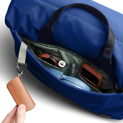 Bellroy Classic Duffel 35L (casual weekender bag with easy organization) - Indigo - color: Indigo