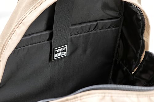 Bass Creek Outfitters Classic Backpack - Two Tone Half Print - Beige/Green - color: 베이지/그린, size: 22L Backpack