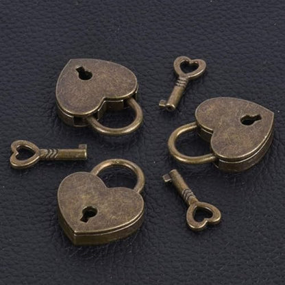 Lock Antique Brass Padlock with Key, Mini Bronze Vintage Heart Shape Anti-Theft Mini Padlock, Metal Heart Shaped Archaize Style, Travel Suitcase Luggage, Keyed, Hasps