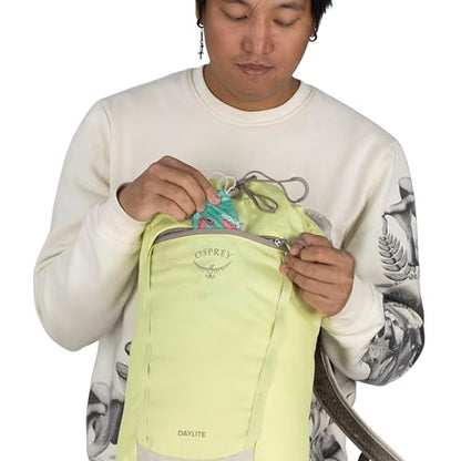 Osprey Daylite 신치 백팩 - 하이킹, 축제 및 일상 생활을 위한 경량 여행 가방, 퍼지 윈도우 프린트/토렌트 블루 - color: 퍼지 윈도우 프린트-토렌트 블루