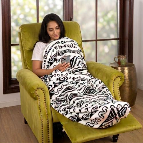 PediPocket Original Patented 50" x 70" Nifty Navajo Blanket - color: Nifty Navajo