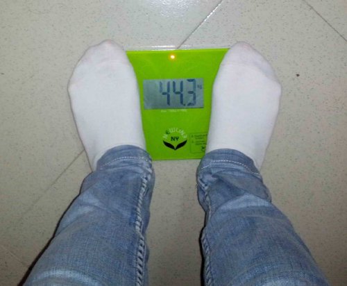 NewlineNY Auto Step On Super Mini Travel Bathroom Scale, 5.25" x 8.5" SBB0638SM: Green - color: Green