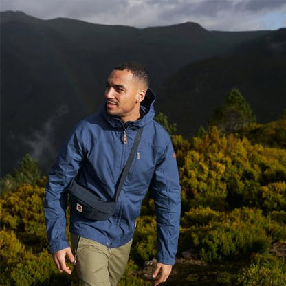 Fjällräven Ulvo Hip Pack Medium - Waterproof Bergshell Fabric, Durable Storage, Adjustable Belt- Hiking, Travel - color: Black