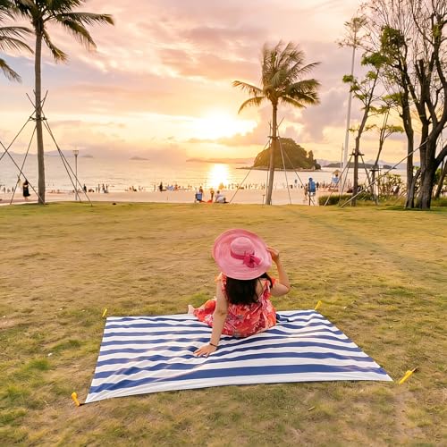 Pocket Picnic Blanket, Compact Lightweight Waterproof Beach Blanket - color: White Blue
