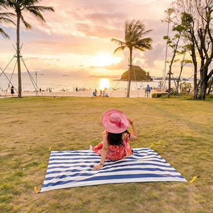 Pocket Picnic Blanket, Compact Lightweight Waterproof Beach Blanket - color: White Blue