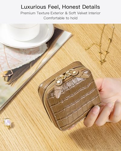 Portable Travel Jewelry Organizer for Rings Earrings Necklaces Bracelets - color: Brown