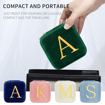 Parima Aunt Gifts - Auntie & Birthday Gifts for Aunt, Plush Velvet Emerald-Green Jewelry Box Travel Case - Letter V, Green - color: Emerald-green, size: V
